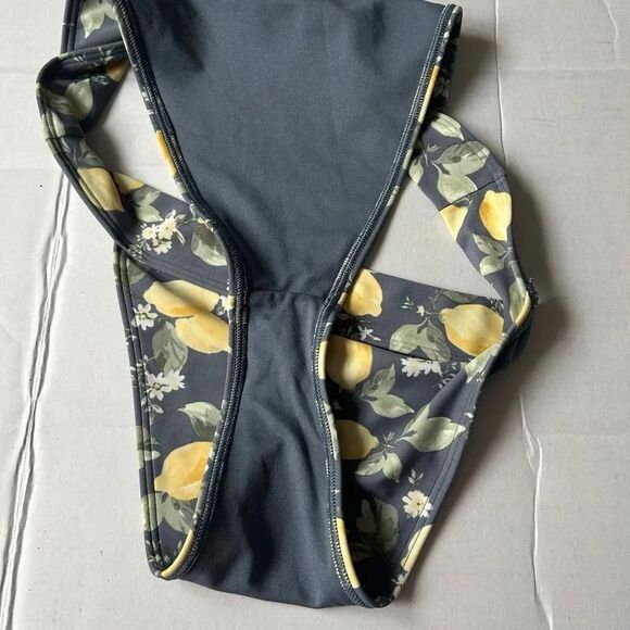 Abercrombie & Fitch Lemon Print High Leg Cheeky Bikini Bottom sz M - Picture 4 of 7